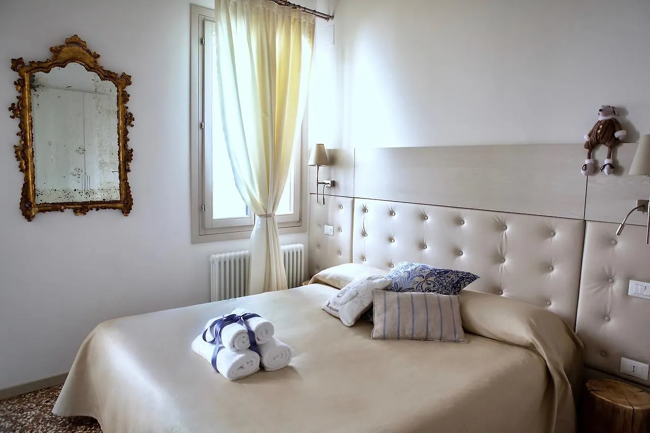 B&B Al Pozzo Di Luce Venise Couette-café